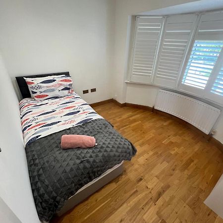 Good Priced Single Rooms In Northolt Экстерьер фото