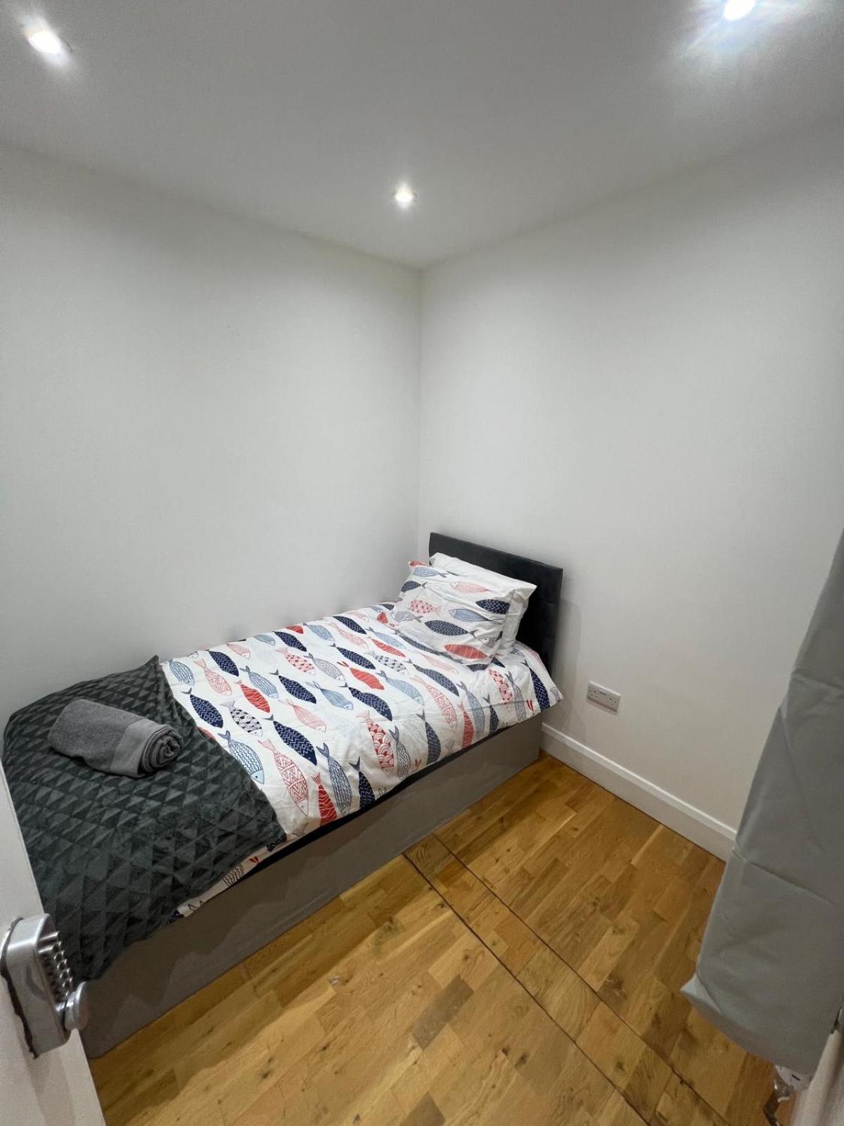 Good Priced Single Rooms In Northolt Экстерьер фото